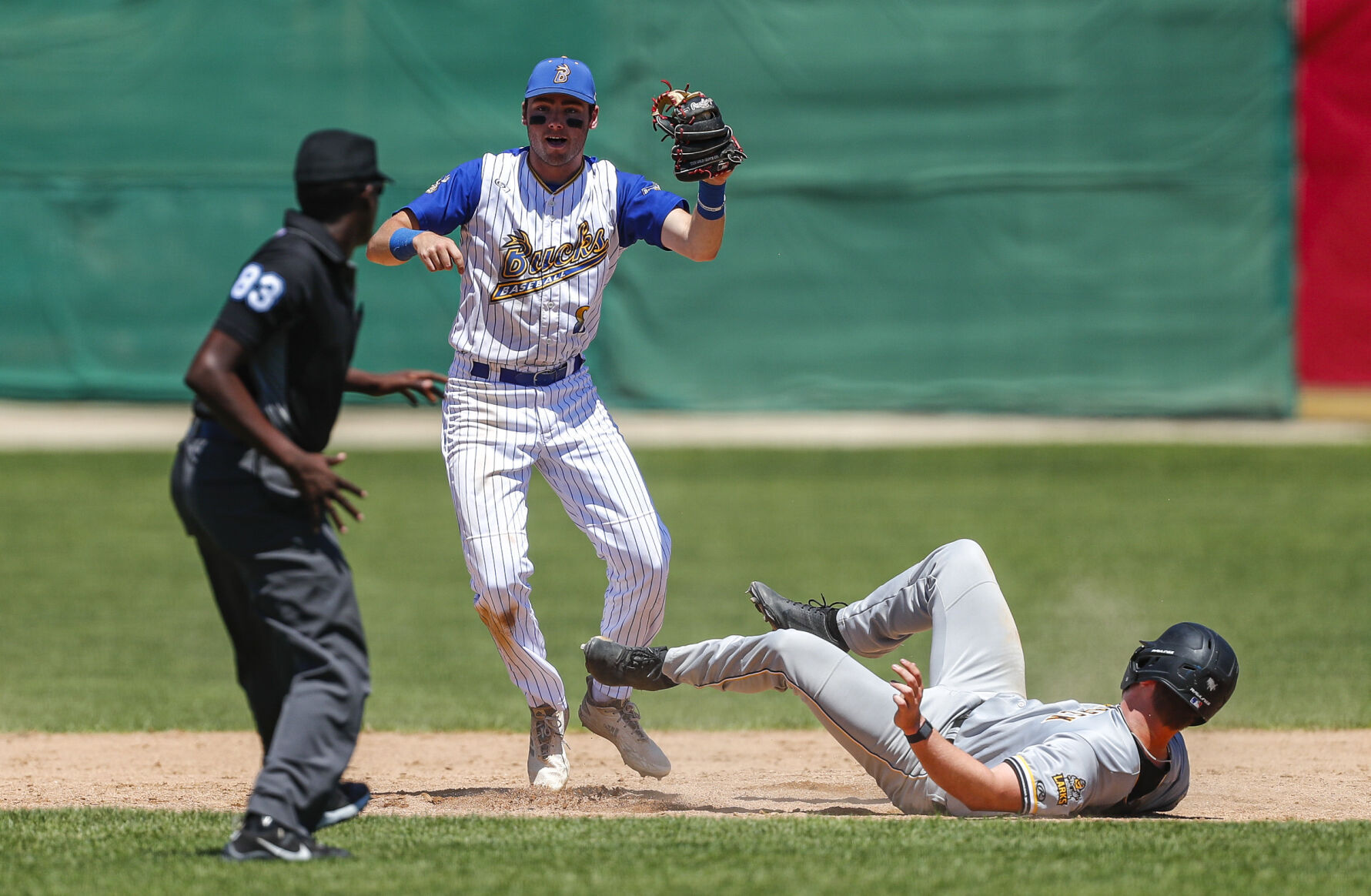 Ball Bucks contra Bismarck 15